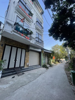 bán nhà 4tx33m2 ngõ ô tô đậu, 200 đường xe buýt. 500m trường đại học tdtt phụng châu giá 3,23 tỷ