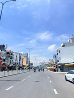 bán đất mặt tiền 496 dương quản hàm .phường 6.diện tích(18mx34m)600m2 giá:72 tỷ tl