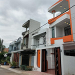 chính chủ cắt lỗ giảm giá 200 triệu nhà mặt tiền đường kinh doanh 95m 1tr 1 lầu 3 pn 3 wc giá 2,5t