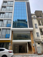 cho thuê nhà phố lạc long quân dt65m2x6t mt 4m,oto tránh , thang máy, lắp full kính ngoài. giá 29tr