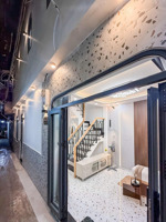 - nhà trần khắc chân - hoàng văn thụ. 35m2, 3pn 2wc .
- căn góc thoáng mát cách mặt tiền 1 căn.