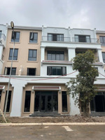 chính chủ cần chuyển nhượng căn liền kề xẻ khe, 104m2 vị trí đẹp gần đường to, gần vincom giá tốt