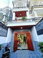 bán nhà 1 trệt 2 lầu dĩ an bình dương dt 90m tc full giá 6ty lh 