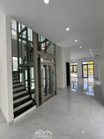 cho thuê biệt thự song lập vin q9 255m² đã hoàn thiện giá chỉ 40tr/tháng