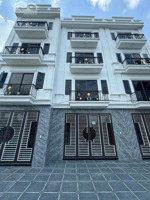 bán nhà 32m2 giá 2tỷ800tr ngõ ô tô gần sổ đỏ không quy hoạch không lỗi phong thủy khu tiện ích