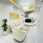 562 thuỵ khuê, 8 võng thị. nhỉnh 200tr/m2. đi bộ ra hồ tây.