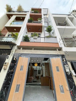 bán nhà trệt 2 lầu và sân thượng dt 4x14.6m hxh ngay đường 24 linh đông