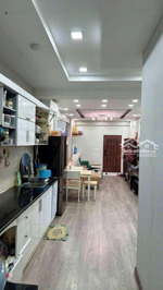 chính chủ cần bán gấp trước tết căn 69m2 ban công đn khu đô thị sài đồng . lh 