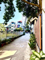 kim đồng - giáp bát - ô tô đỗ cổng - sát trường cấp 1 - cấp 2 - gần đại học : bách - kinh - xây