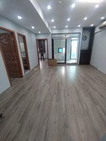 bán căn hộ chung cư dịch vọng , nhà mới ở ngay , căn góc 2 thoáng , ban công hướng mát