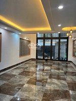 cho thuê mp hàng trống, dt: 70m2 x 5 tầng, mt: 4m, giá thuê: 180tr, nhà mới, thang máy, ngay hồ