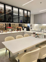 cho thuê dragon hill 1 - 119,5m (3pn + 2wc) - căn góc. nội thất cao cấp. decor đẹp. view công viên