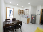 cho thuê căn hộ 1pn , tách bếp , cửa sổ thoáng , ngay ngã tư phú nhuận , khu phan xích long