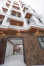 bán tòa nhà phố hoàng hoa thám ba đình | 90m2 | 7 tầng | 22 phòng | doanh thu ~2 tỷ/năm