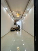 cần bán gấp nhà xuân thủy, mặt ngõ thông, nhà mới, 48m2*6t*5 ngủ, vài bước ra ô tô, sđcc siêu đẹp