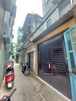 3 tháng 2, ngô quyền, q10. nhà đúc 3tầng, 2pn, 3wc. chỉ 5,53 tỷ.