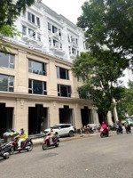 [chính chủ] tôi cần bán 2 căn liền kề mặt phố chùa láng, quận đống đa, dt 260 m, 7 tầng, mt 10 m