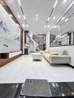 Bán Nhà Ngọc Lâm, Long Biên 43m2, 5T giá 9,6 tỷ (Xây độc lập, ngõ thoáng )