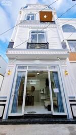 NHÀ 2Lầu MỚI ĐẸP - VỊ TRÍ ĐẸP - HOÀN CÔNG. Trục chính Hẻm, xe 7 chổ tới nhà