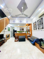 cực hiếm nhanh mới kịp ae ơi.chủ bán trước tết giảm còn 2tỷ2.nhỉnh 2t có ngay sài gòn.