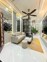 mới kính kong! xã đàn, gần oto, 1 ngoặt tới nhà ,ngõ thông, bagác đỗ cửa, thông sàn, thoáng,39m2*5t