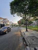 nhà cũ đất vàng lô góc 2 mặt tiền hàng hiếm phước bình