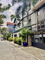 biệt thự 3 tầng, dt 135m2 (6x23), chie nhỉnh 18 tỷ. ngay chợ phạm văn hai phường 3 tân bình.