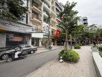chính chủ bán toà nhà văn phòng mặt phố la thành - ba đình vị trí vàng vành đai 1 vỉa hè kinh doanh