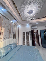 duy nhất 1 căn 60m2- ngang 4.4- 5 tầng- 6pn giáp lê văn sỹ