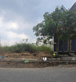 mặt tiền nhựa 14m, ngay trường học cấp 1,2. đường thông dân đông. sát hóc môn. xây dựng tự do.