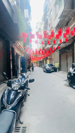 bán gấp nhà dân xây phố tô vĩnh diện, thanh xuân . 34m 4 tầng, trước nhà ô tô tránh, hơn 12 tỷ.