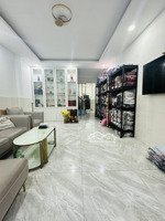 ngay mũi tàu cộng hoà, gần nhà ga t3, dt 62m2, 1lầu, 3pn