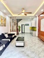 Bán Nhà Ngõ 206 Cổ Linh, 33m2, 5T giá 7,1 tỷ (ô tô VF3 đỗ cách nhà 25)