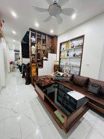 chính chủ bán nhà lê hồng phong hà đông. nhà đẹp mặt ngõ lớn ô tô thông 50m ra chợ lớn hà đông