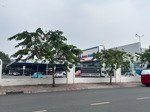gần ngay trục đường 26 kdc bình phú - mega mall - cà phê bùi văn - mặt tiền ngang 4.5x20 - 4 lầu