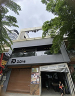 chính chủ cho thuê nhà mặt tiền võ văn kiệt, q1, 8x26m 3 tầng 169tr trung tâm q1. lh xem nhà