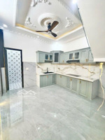 bán nhà huỳnh tấn phát hxh 3 lầu, 5t6