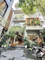 gần vincom nhà sân vườn lê thước, thảo điền. giá 9 tỷ 670/ 7x20m - 3 tầng sổ hồng sẵn chuyển nhượng