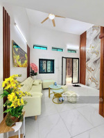 bán nhà phố nguyễn chính 33m2 chỉ 6.85 tỷ, 3pn đủ công năng, trước nhà sh quay, vài bước ra phố