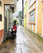 cách xe lamborghini đỗ chỉ 15m khuvip kế bên khu chung cư xịn xò q4 giáp q1