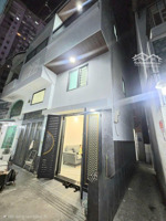 q4, cách q1 chỉ 1 cây cầu calmette, 50m ra mt hoàng diệu, kqh, 3 tầng btct, ngang 3m2 dài 7m, 4t55