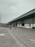 cho thuê kho đường nguyễn văn cừ, long biên, hn. dt 1000m2, khung thép tường bao quanh. giá 140k/m