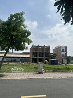 ngay an phú giá siêu hời chỉ 1tỷ050 triệu ngay đ. dt 743 ,p. an phú, thuận an, cách vsip 1 chỉ 500m