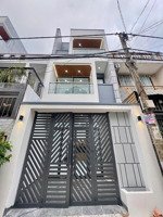 cc bán nhà mới 1trệt 2lầu p long trường q9
giá 5.150 tỷ có tl- dtích 50m2, sàn 120m2 shr