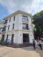 cho thuê nhà vinhomes green bay, căn góc mặt đường lương thế vinh, dt 100m2, 4 tầng 1 hầm. giá 80tr