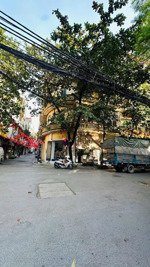 chính chủ c gái em muốn bán trước tết căn nhà hoa hậu hoàng đạo thành 3 mặt thoáng oto vào nhà