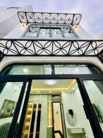 nhà đẹp sát công viên làng hoa gv giá: 5 tỷ 550 tr thương lượng, vị trí: hẻm quang trung p 8