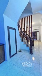 trung tâm tây hồ - gần phố - sổ vuông như bánh trưng - vị trí nhà đẹ.p ngõ thông - 2 thoáng trước