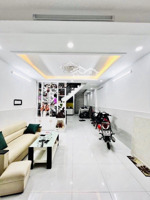 khu hiếm nhà bán, đối diện cổng bệnh viện đkkv thủ đức chỉ vài bước chân, 59m2 3 tầng chỉ 6.3 tỷ tl