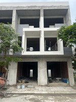 nhà riêng sổ hồng cách trung tâm tphcm 18km